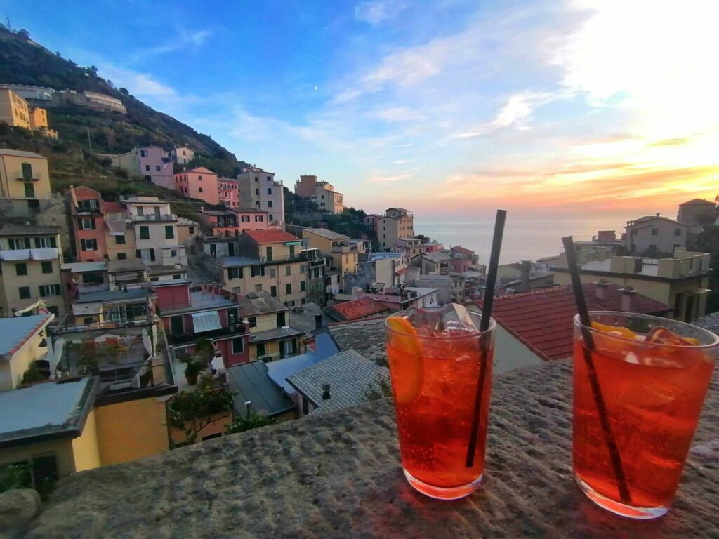 Old school cocktails & food Riomaggiore